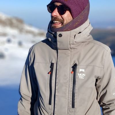 Carlos Gonzalo Gallego, instructor de esquí y snowboard en ZIMA Sierra Nevada
